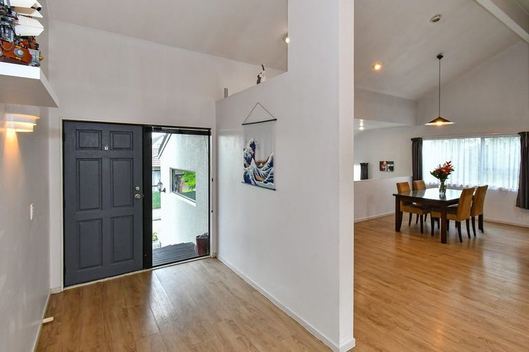 Photo of property in 29 Len Garlick Place, Pahurehure, Papakura, 2113