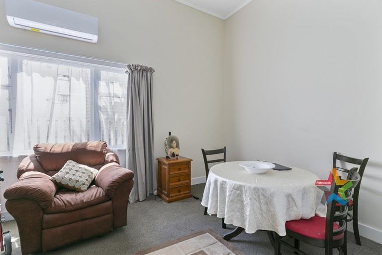 Photo of property in 2 Henry Street, Kilbirnie, Wellington, 6022