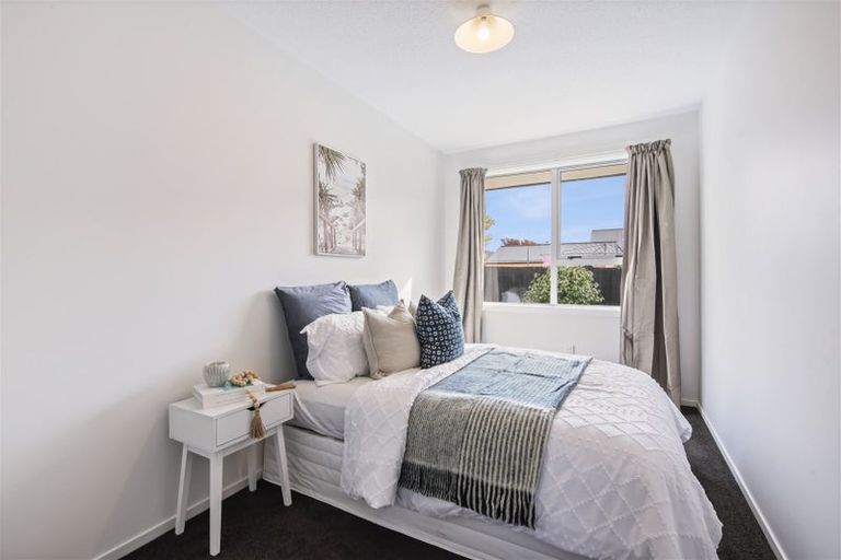 Photo of property in 2/2 Queenspark Drive, Parklands, Christchurch, 8083