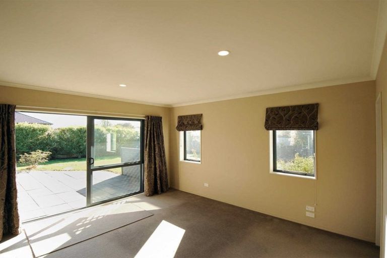 Photo of property in 33 Rolleston Drive, Rolleston, 7614