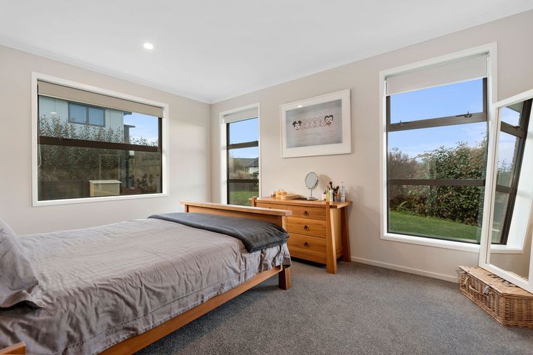 Photo of property in 4 Laly Haddon Place, Matakana, Warkworth, 0985