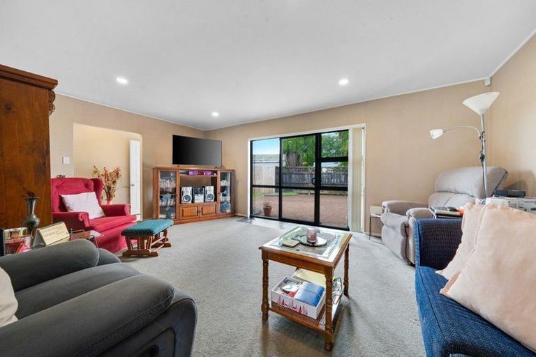 Photo of property in 2/66 Willis Road, Papakura, 2110