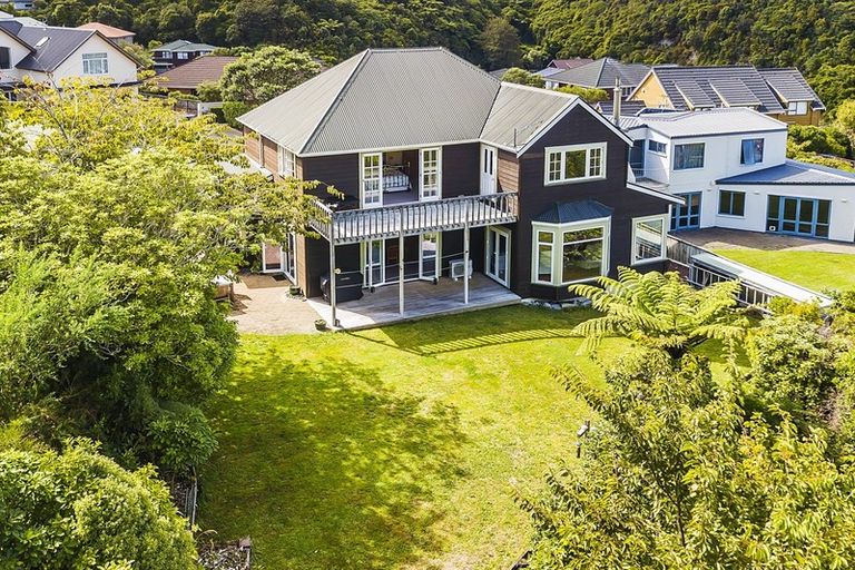 Photo of property in 11 Ridvan Grove, Ngaio, Wellington, 6035