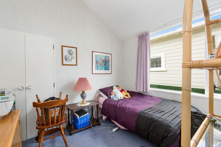 Photo of property in 2 Kings Avenue, South Dunedin, Dunedin, 9012