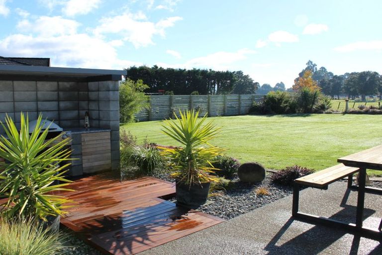 Photo of property in 6 Valkyrie Close, Carterton, 5713