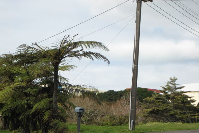 Photo of property in 87 Seaview Road, Westown, New Plymouth, 4310