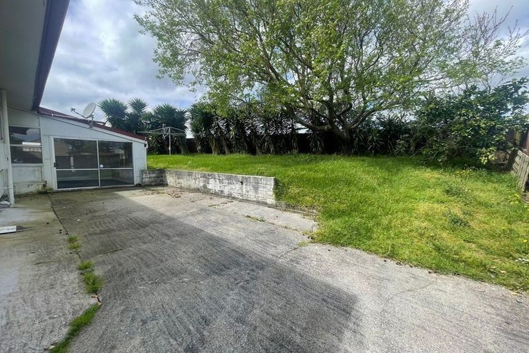 Photo of property in 7 Aden Place, Clendon Park, Auckland, 2103