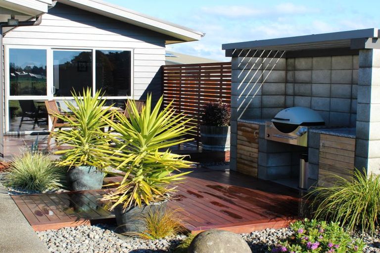 Photo of property in 6 Valkyrie Close, Carterton, 5713