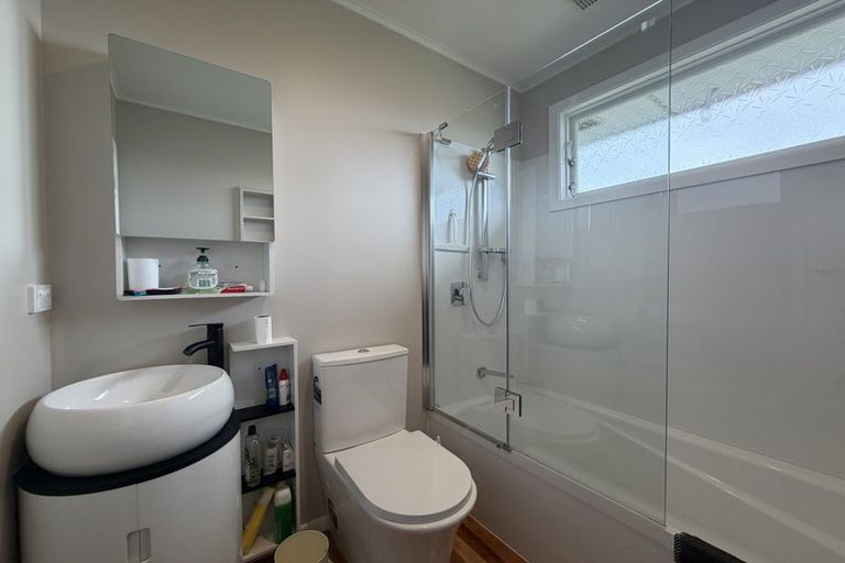 Photo of property in 6 Lenox Grove, Johnsonville, Wellington, 6037