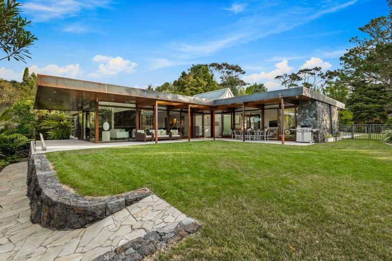 Photo of property in 20 Oscar Road, Greenhithe, Auckland, 0632