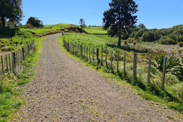 Photo of property in 629 South Road, Omata, New Plymouth, 4374