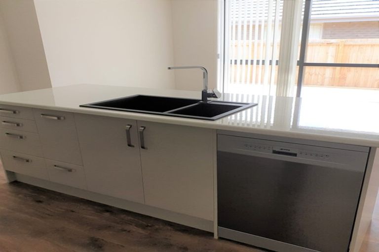 Photo of property in 60 Tawhiti Road, Pukekohe, 2120