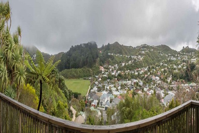 Photo of property in 30a Collier Avenue, Karori, Wellington, 6012