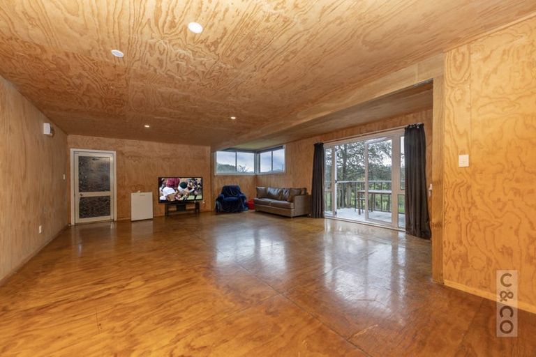 Photo of property in 293 Ararimu Valley Road, Helensville, Waimauku, 0882