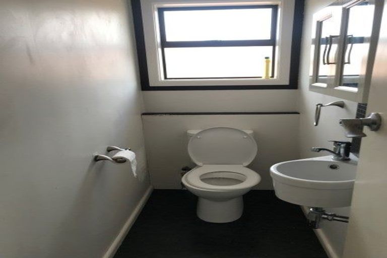 Photo of property in 68 Greendale Avenue, Avonhead, Christchurch, 8042