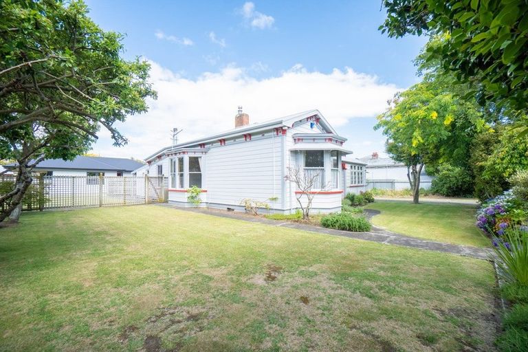 Photo of property in 16 Lombard Street, Palmerston North, 4410