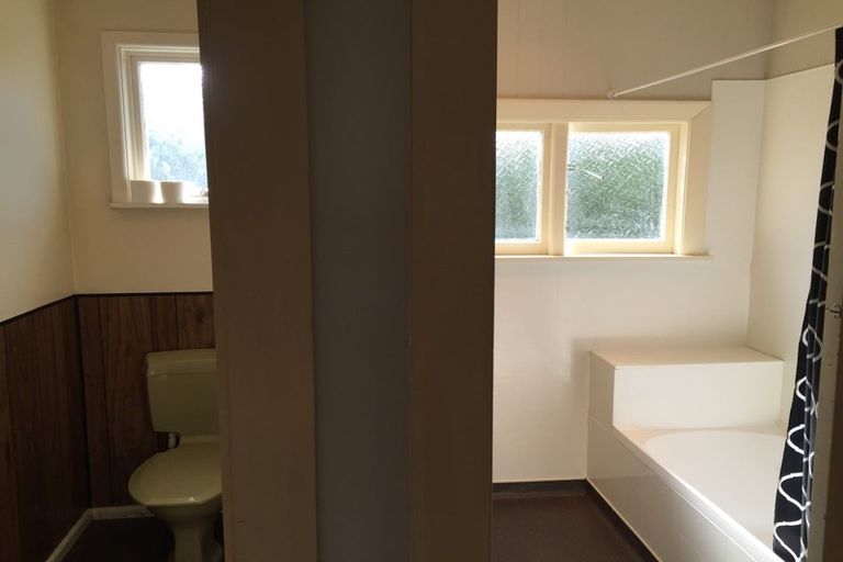 Photo of property in 4 Field Terrace, Upper Riccarton, Christchurch, 8041