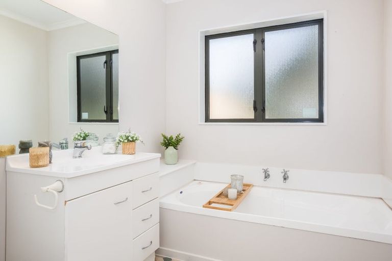 Photo of property in 39a Apple Terrace, Ranui, Porirua, 5024