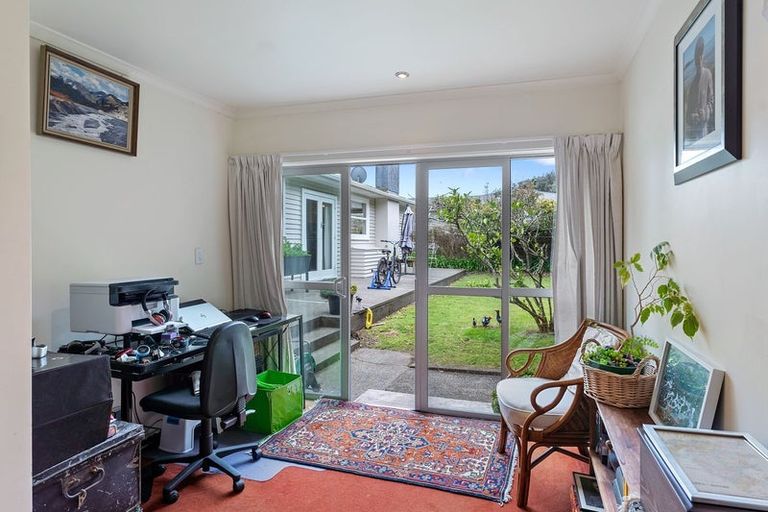 Photo of property in 29 Hona Street, Waikanae Beach, Waikanae, 5036