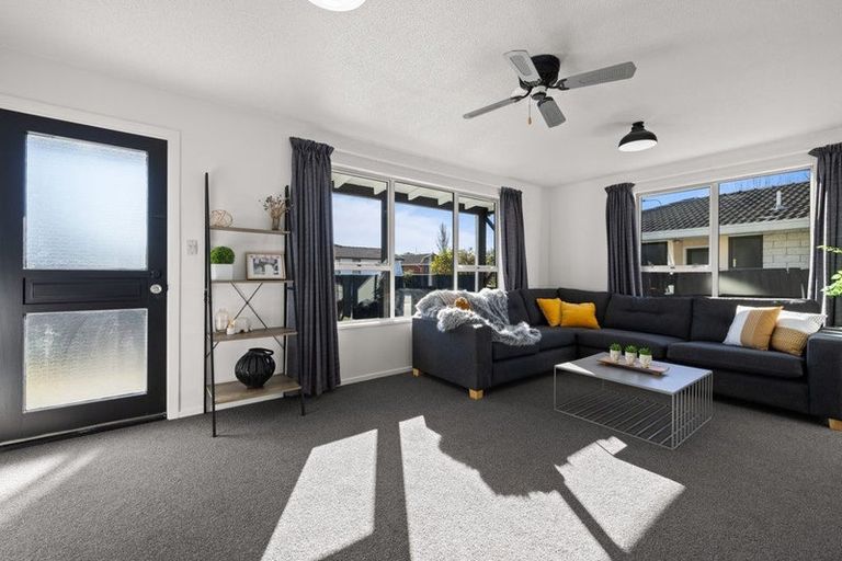 Photo of property in 12 Resolution Place, Bryndwr, Christchurch, 8053