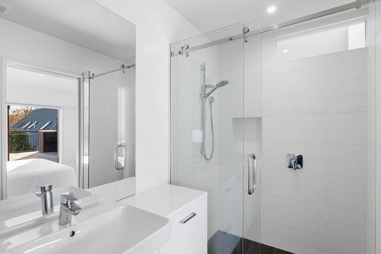 Photo of property in 93 Holly Road, St Albans, Christchurch, 8014