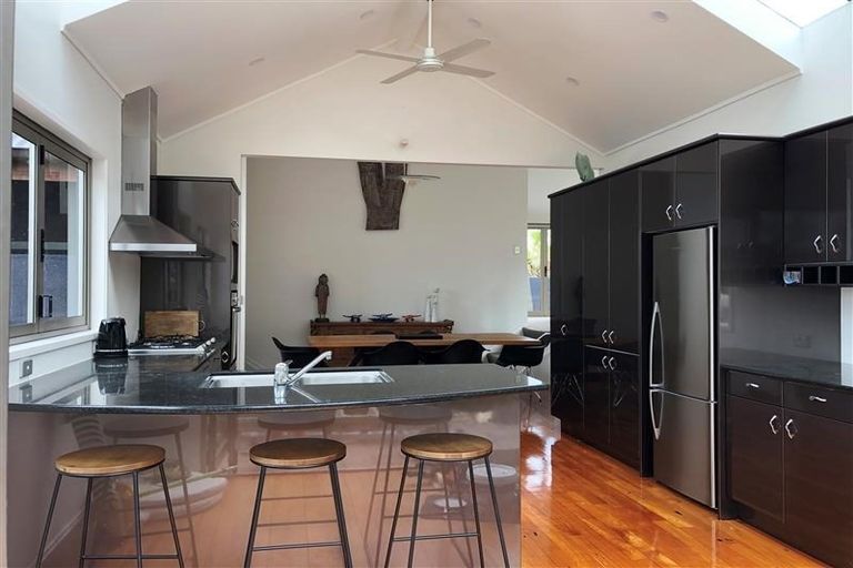 Photo of property in 8 Whitcombe Road, Bucklands Beach, Auckland, 2012