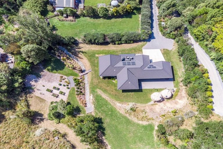 Photo of property in 42 Mahaki Road, Nikau Valley, Paraparaumu, 5032
