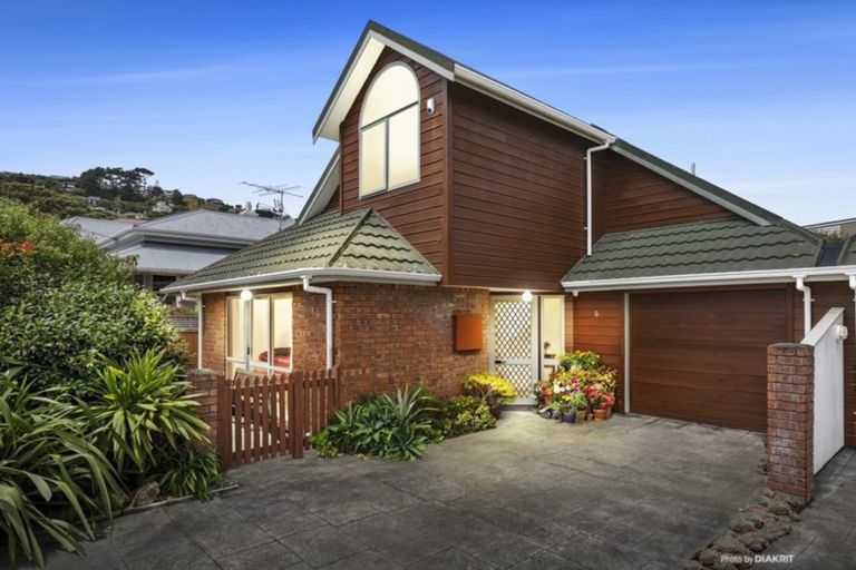 Photo of property in 6 Avon Street, Island Bay, Wellington, 6023