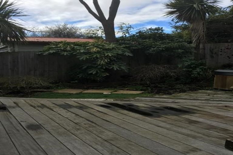 Photo of property in 52 Palatine Terrace, Saint Martins, Christchurch, 8022