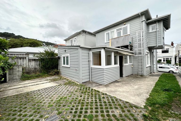 Photo of property in 11 Caroline Street, Mount Victoria, Wellington, 6011