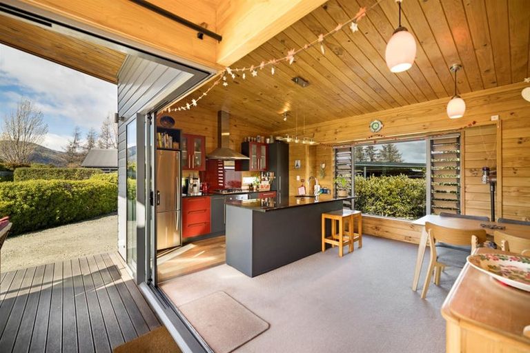 Photo of property in 56 Charles Court, Lake Hawea, Wanaka, 9382