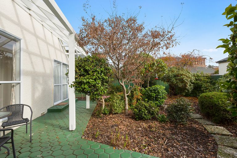 Photo of property in 2 Kings Avenue, South Dunedin, Dunedin, 9012
