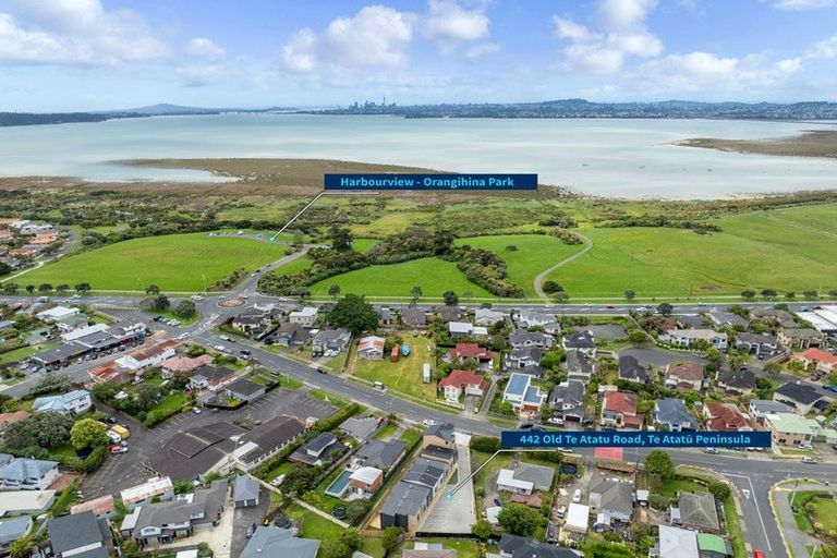 Photo of property in 4/442 Old Te Atatu Road, Te Atatu Peninsula, Auckland, 0610