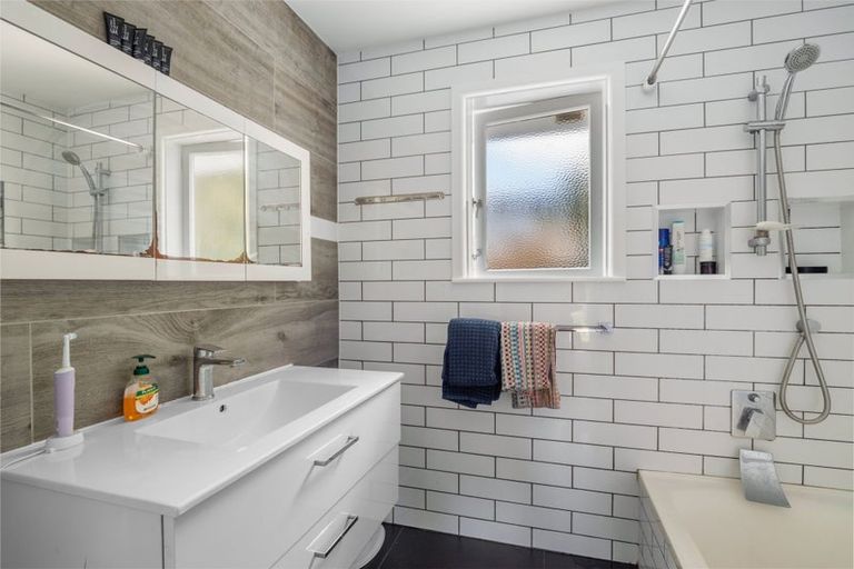 Photo of property in 135 Clevedon Road, Papakura, 2110