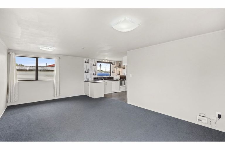 Photo of property in 133d Avalon Drive, Nawton, Hamilton, 3200