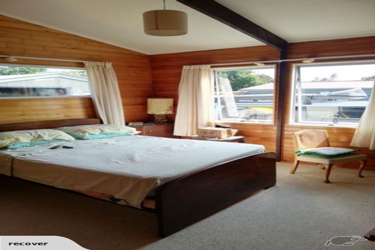 Photo of property in 23 Orere Point Road, Orere Point, Papakura, 2585