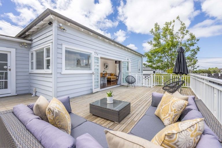 Photo of property in 22a Te Atatu Road, Te Atatu South, Auckland, 0610