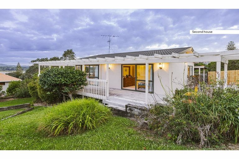 Photo of property in 107 Pah Road, Cockle Bay, Auckland, 2014