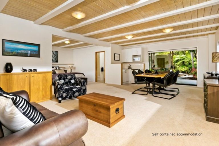 Photo of property in 5 Emily Lane, Greenhithe, Auckland, 0632