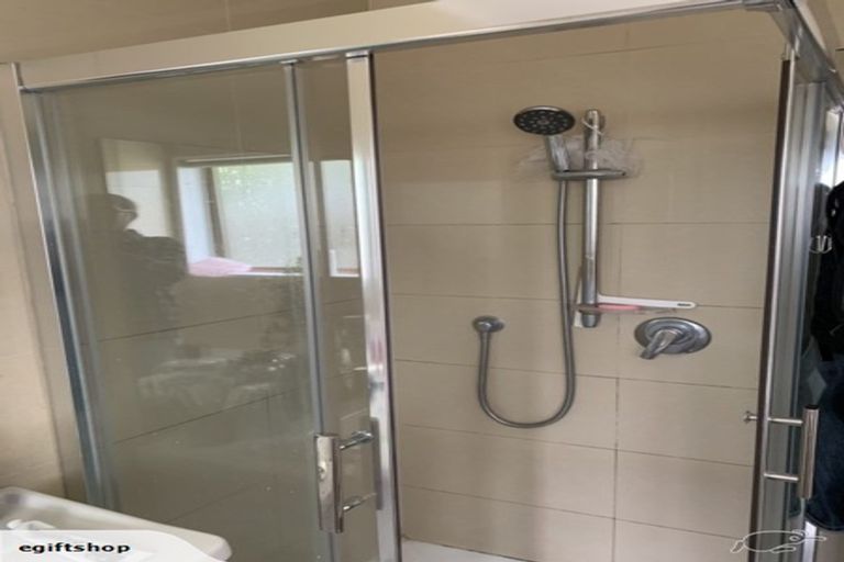 Photo of property in 1/15 Bramley Drive, Farm Cove, Auckland, 2012