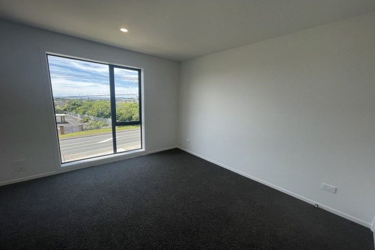 Photo of property in 1/504 Don Buck Road, Massey, Auckland, 0614