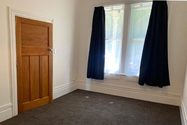 Photo of property in 70 Fairlie Terrace, Kelburn, Wellington, 6021