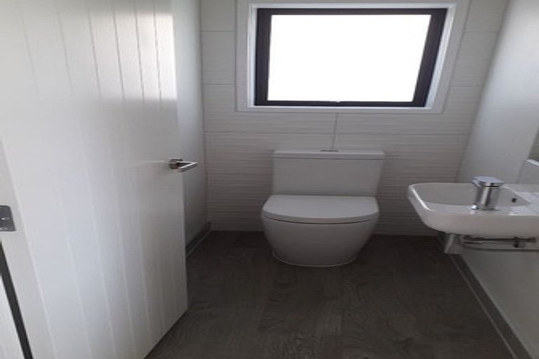 Photo of property in 2 Liquidambar Drive, Hobsonville, Auckland, 0616