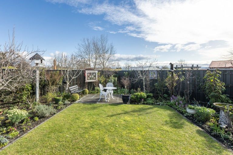 Photo of property in 12 Washington Place, Havelock North, 4130