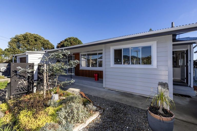 Photo of property in 221 Rosetta Road, Raumati South, Paraparaumu, 5032
