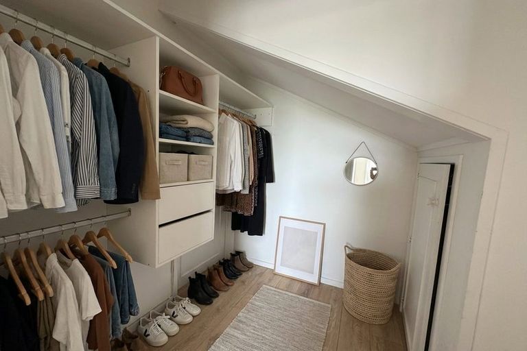 Photo of property in 23 Chivalry Road, Glenfield, Auckland, 0629