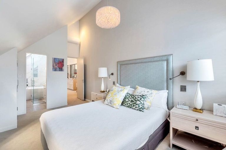 Photo of property in 48 Gladstone Road, Parnell, Auckland, 1052