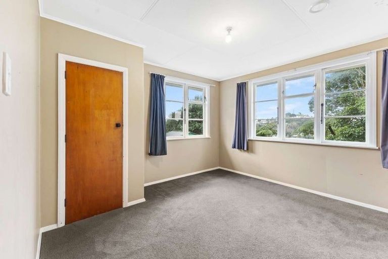 Photo of property in 29 Endeavour Street, Marfell, New Plymouth, 4310