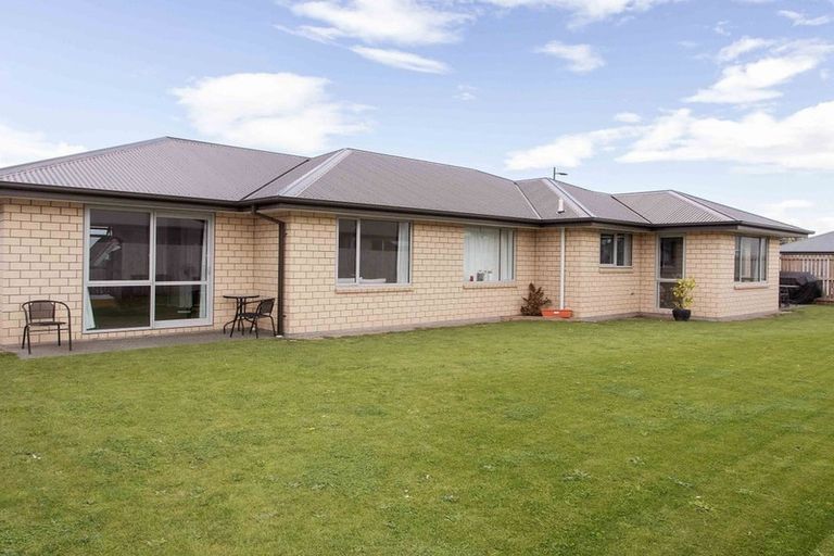 Photo of property in 23 Luxembourg Crescent, Halswell, Christchurch, 8025