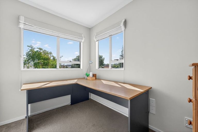 Photo of property in 1/6 Fenwick Avenue, Milford, Auckland, 0620